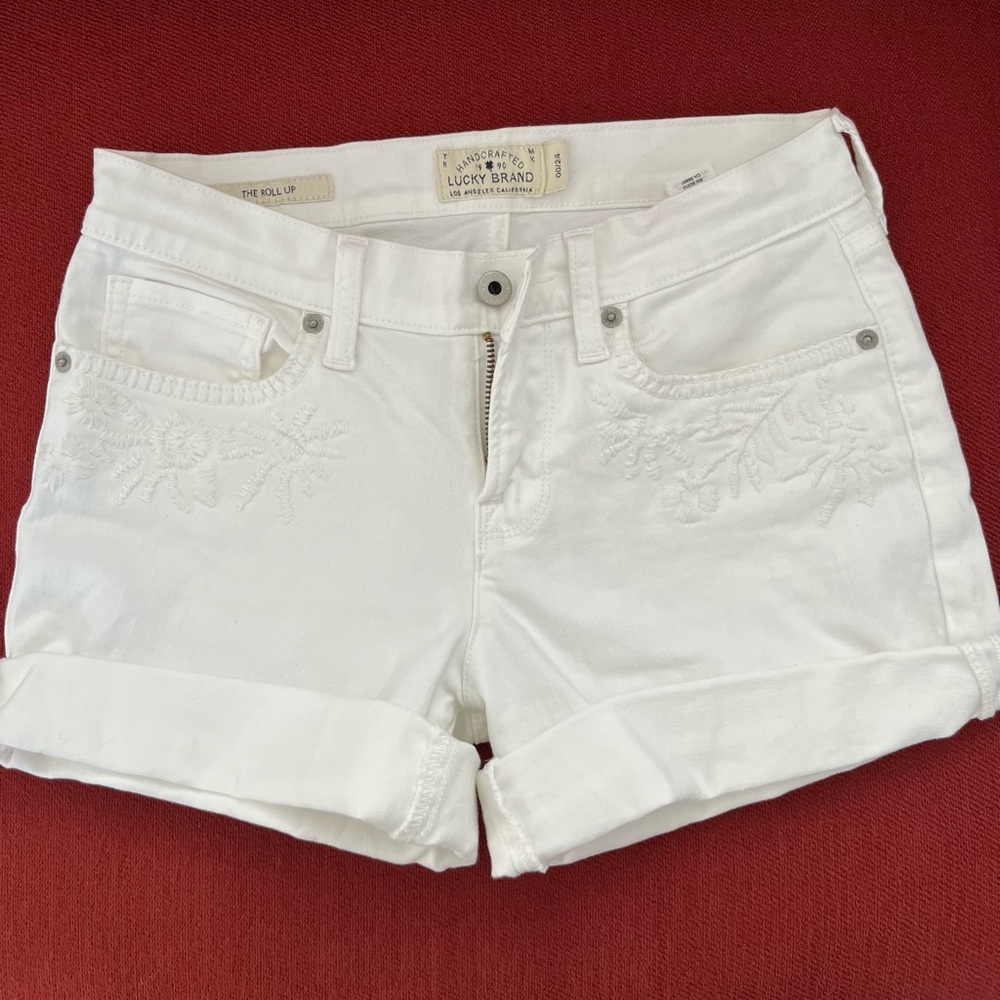 Lucky Brand white denim shorts. 00/24